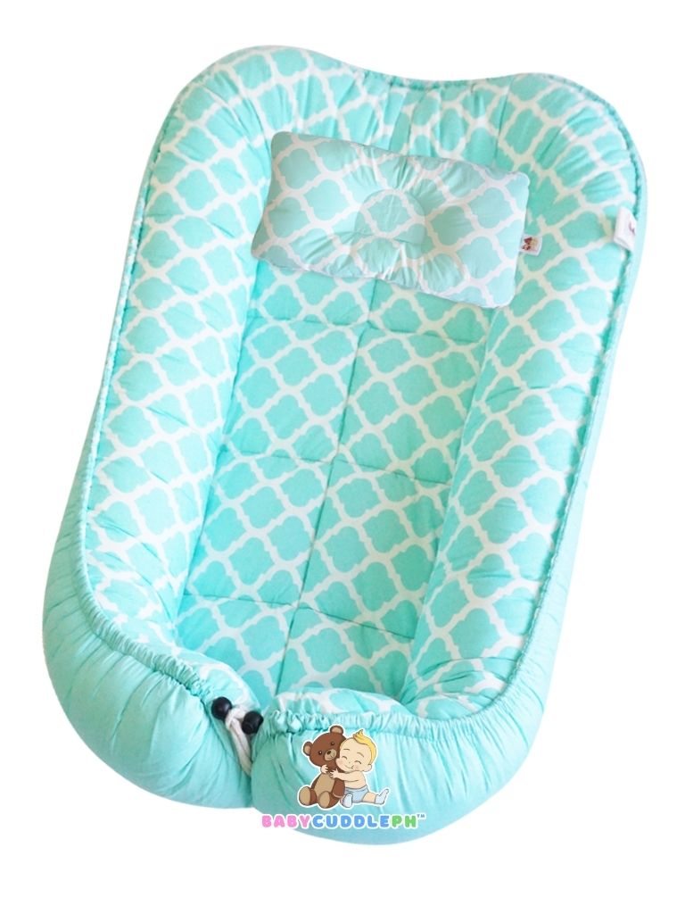 Quarterfoil in Green (Limited Edition) - Bed and Head Pillow